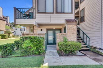 Building Photo - 2309 Balsam Dr