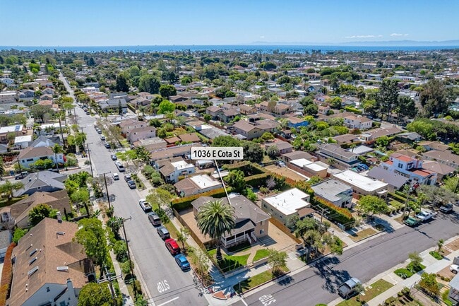 Building Photo - 1036 E Cota St