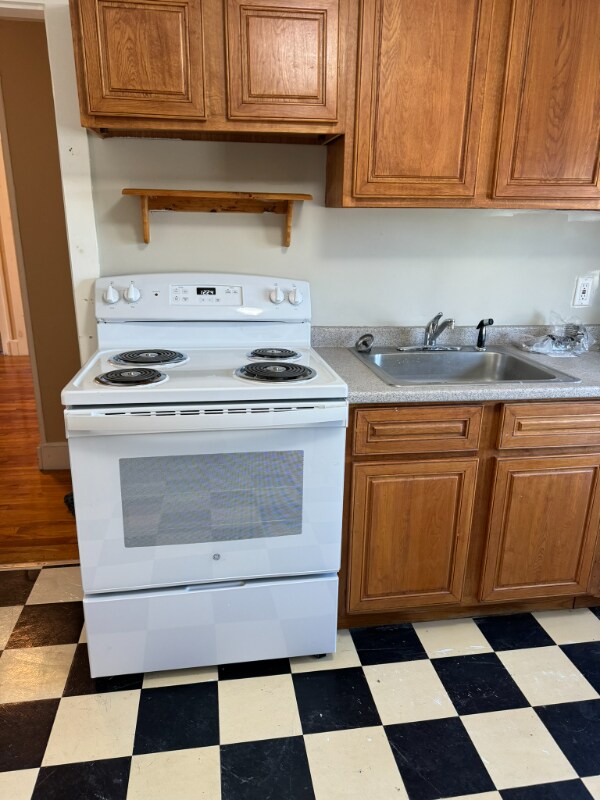 7 Fiske St Unit 3, Worcester, MA 01602 Room for Rent in Worcester, MA