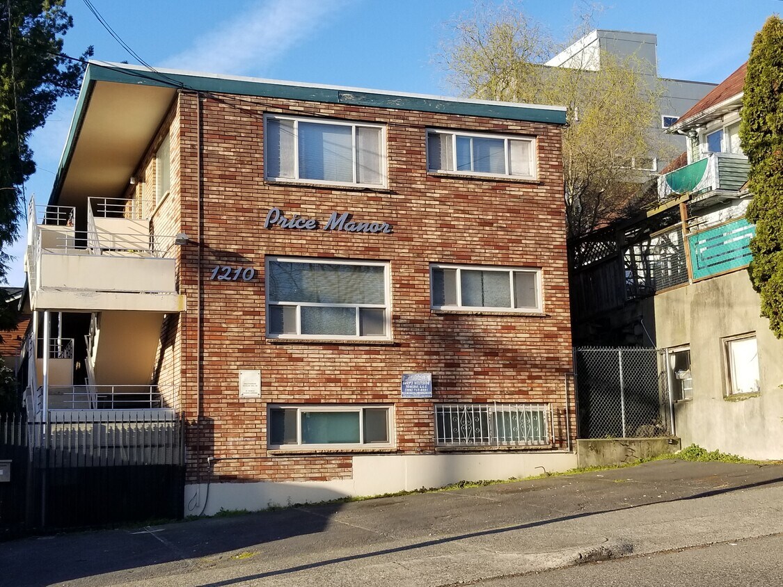 Price Manor Apartments - 1210 E John St