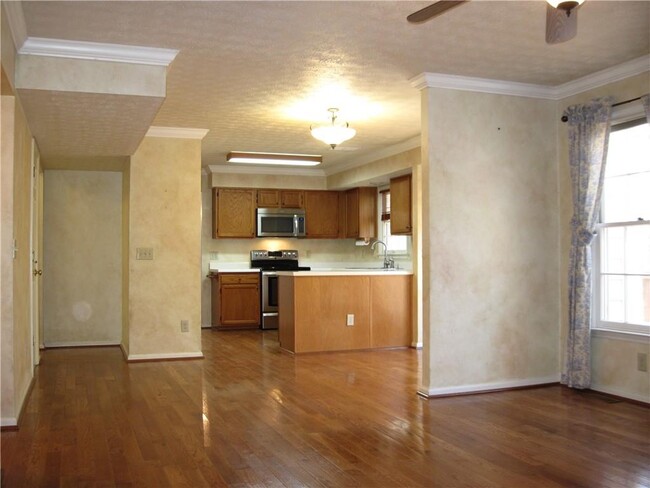 Foto del edificio - 12090 Wallace Woods Ln