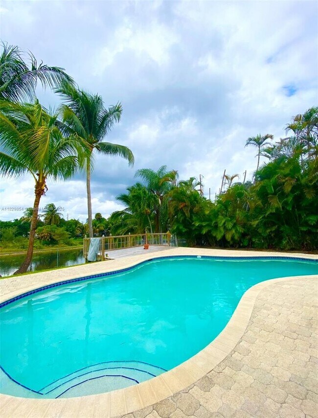 Foto del edificio - 4331 NW 10th St