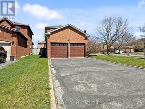 Building Photo - 2 Old Colony Dr