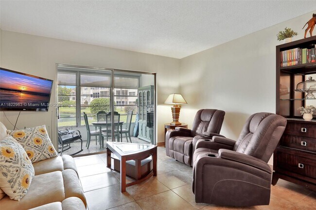 Foto del edificio - 3401 NW 47th Ave