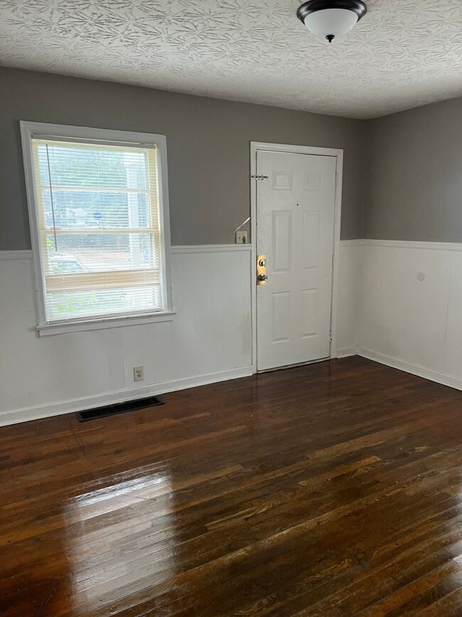 Foto del edificio - 1314 Medford Ave