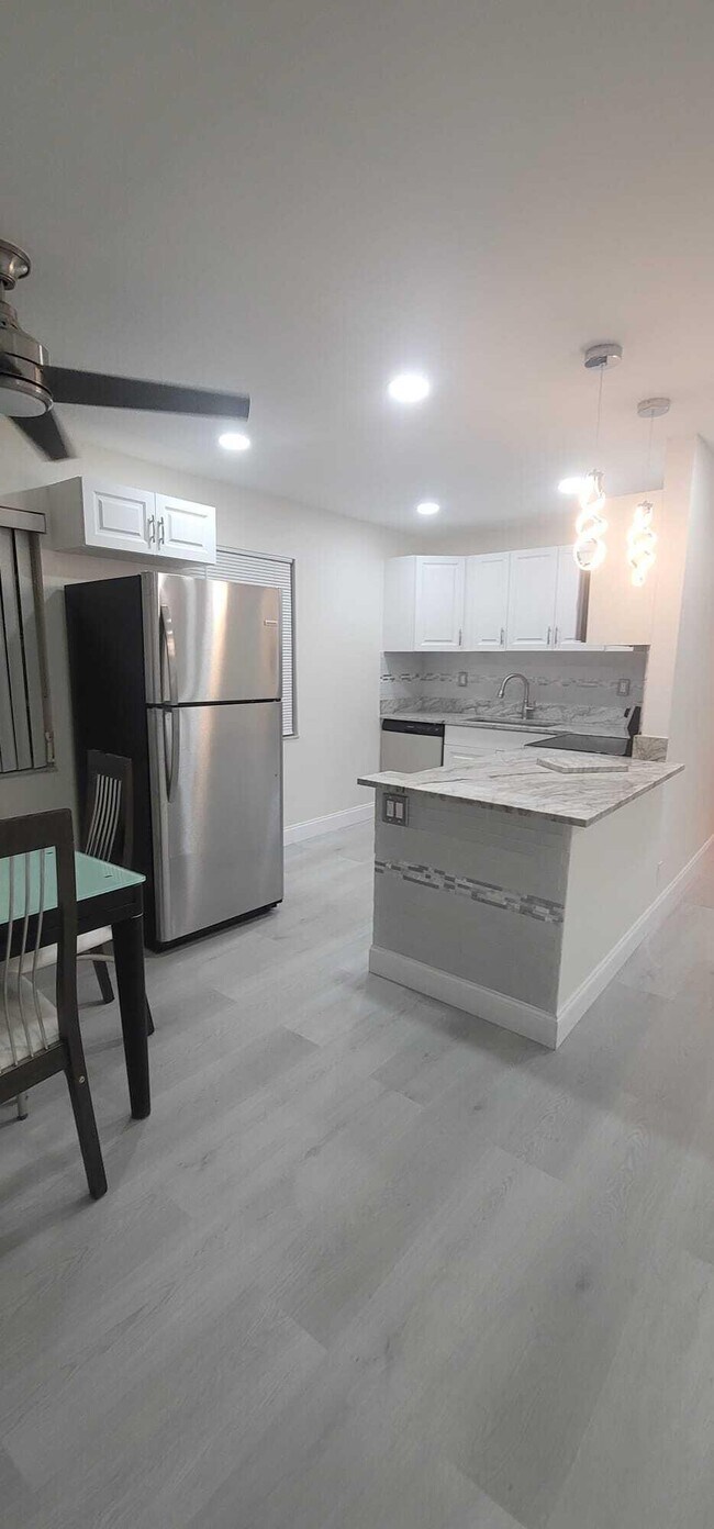 Building Photo - 857 Normandy Trail