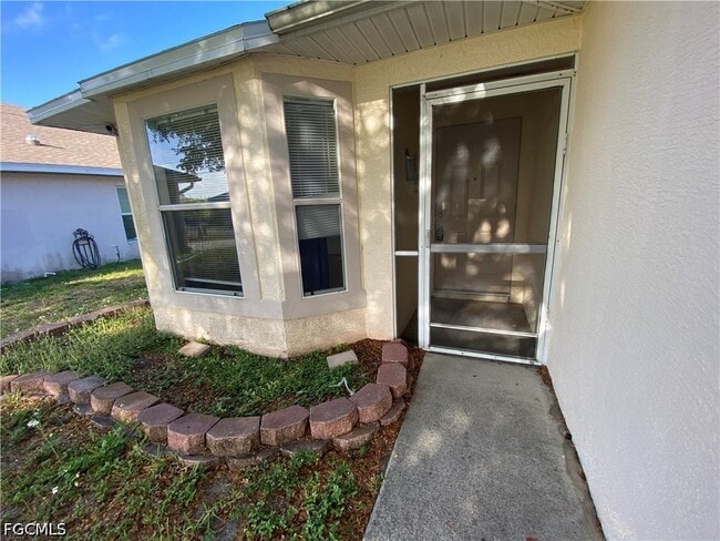 Building Photo - 622 SE 13th Pl