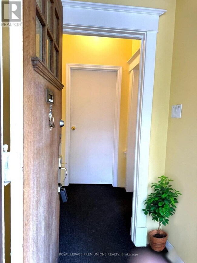 Photo du bâtiment - 2087 Gerrard St E