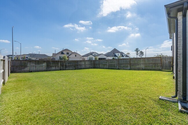 Foto del edificio - 13210 Wood Leaf Pk