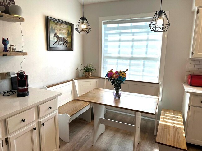 Foto del edificio - 1011 Song Sparrow Ln