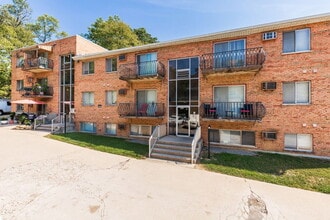 Building Photo - 4126 W 8th St
