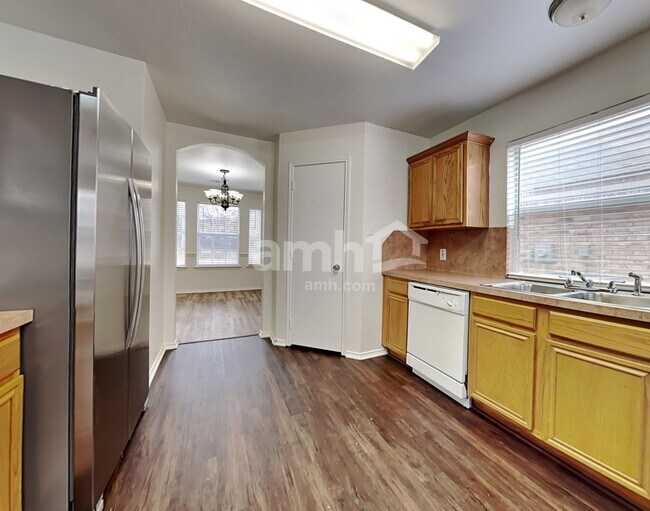 Building Photo - 312 Pepperwood Trl