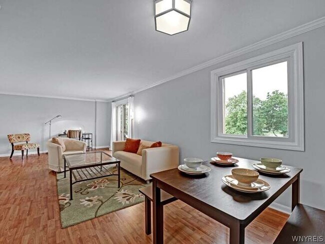 Foto del edificio - 205 Charter Oaks Dr