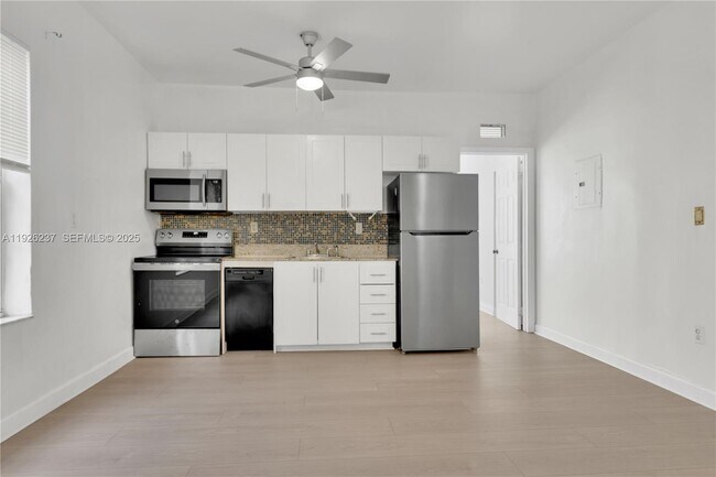 Foto del edificio - 963 SW 6th St