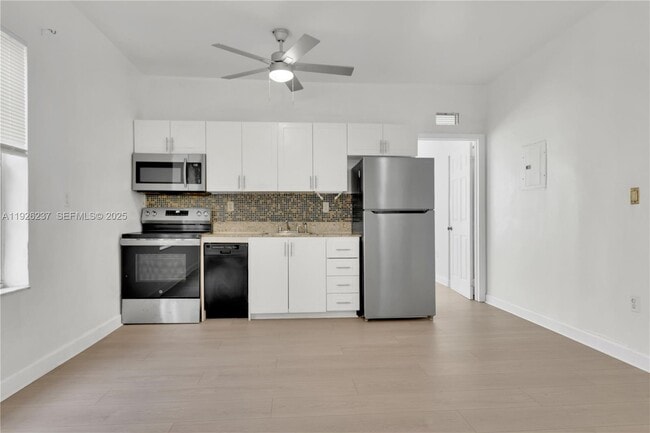 Building Photo - 963 SW 6th St