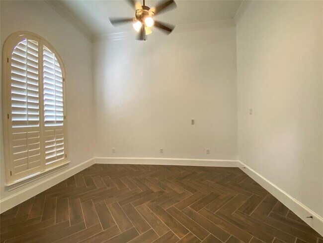 Building Photo - 9711 Dill Canyon Ln