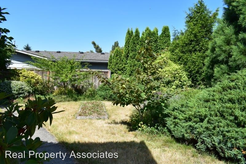 Foto principal - 1725 NE 137th St