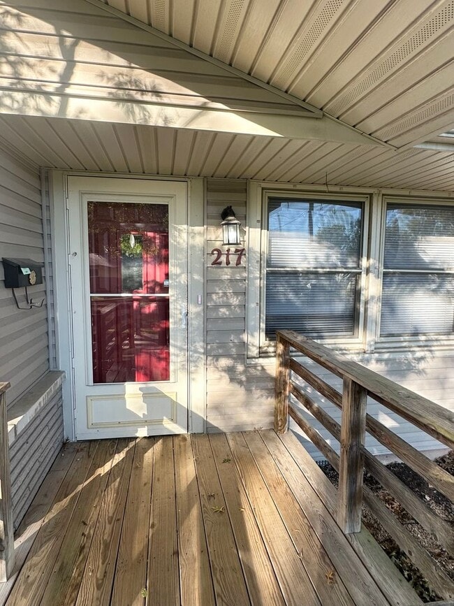 Building Photo - 3 Bedroom, 2 Bathroom Home in Republic, MO