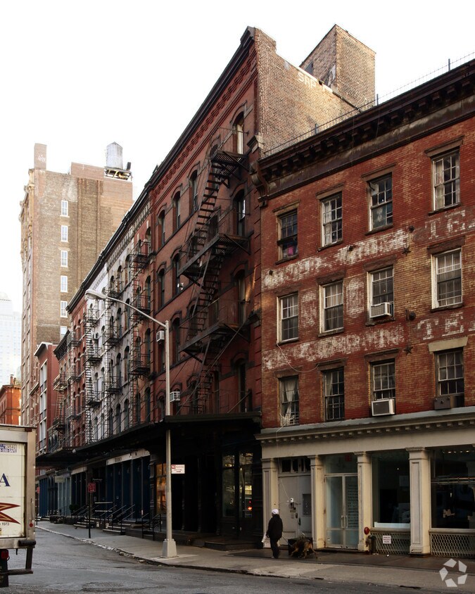 Building Photo - 184-186 Duane St