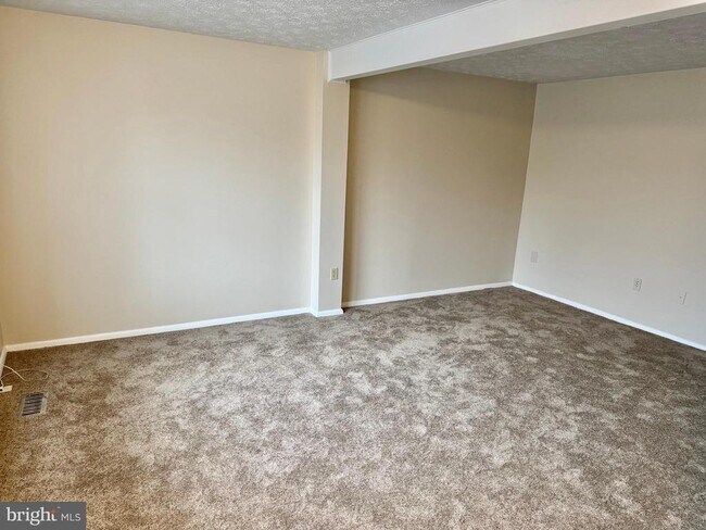 Building Photo - 3723 Castle Terrace