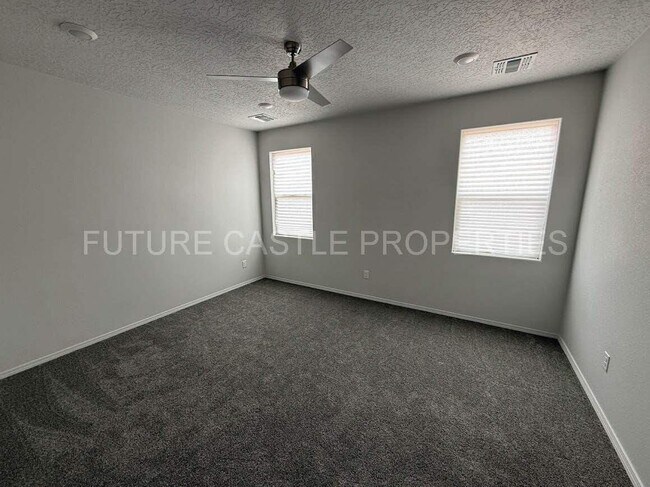 Building Photo - 1460 Vista Grande Lp NE