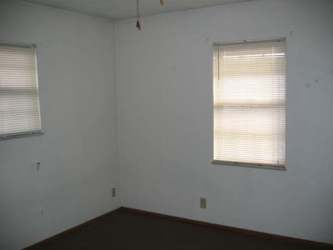 Foto del edificio - 831 Strong