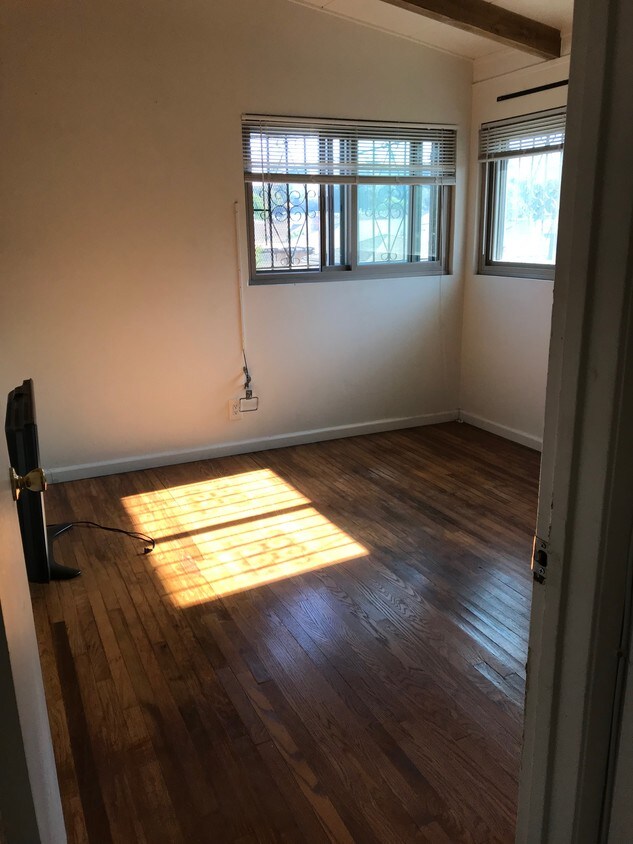 Primary Photo - 2600 W Century Blvd
