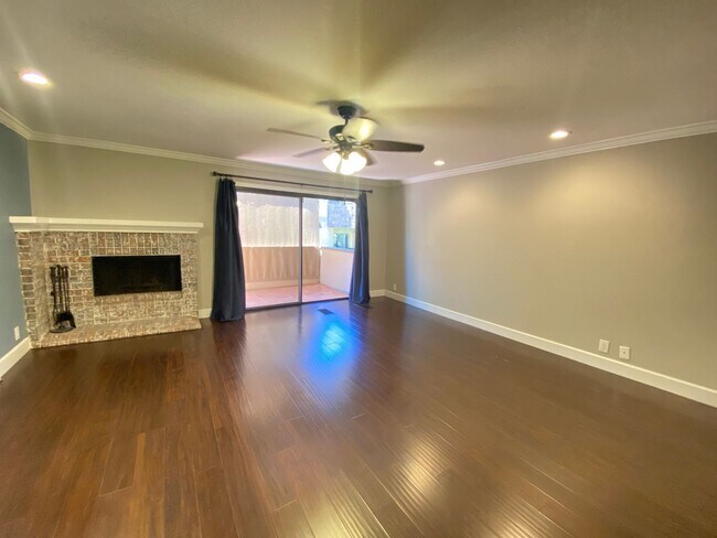 Building Photo - Great UTC Location 2B/1B Two Story Townhome! IN UNIT W/D! Gated Assigned Parking! Pool!