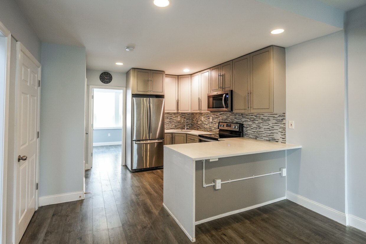 Foto principal - 333 H St NE