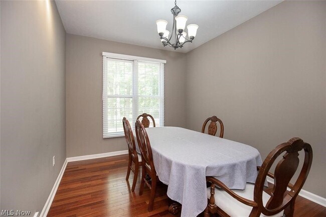 Foto del edificio - 9338 Liberty Rd