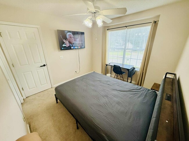 Building Photo - 19 Avocet Way