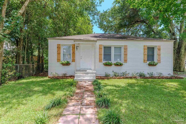 Foto del edificio - 1223 Wisteria Ave