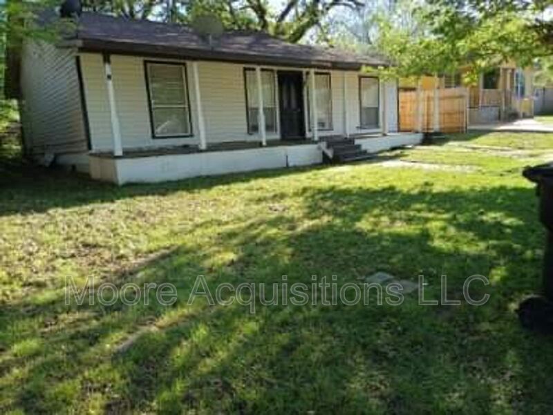Foto principal - 810 W Day St