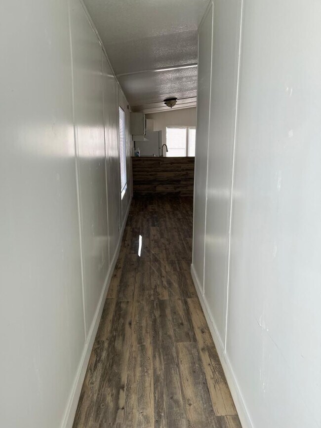Foto del edificio - 5811 N Fuchsia St