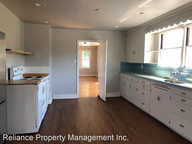 Building Photo - 3 br, 2 bath House - 2737 SE 19th Ave