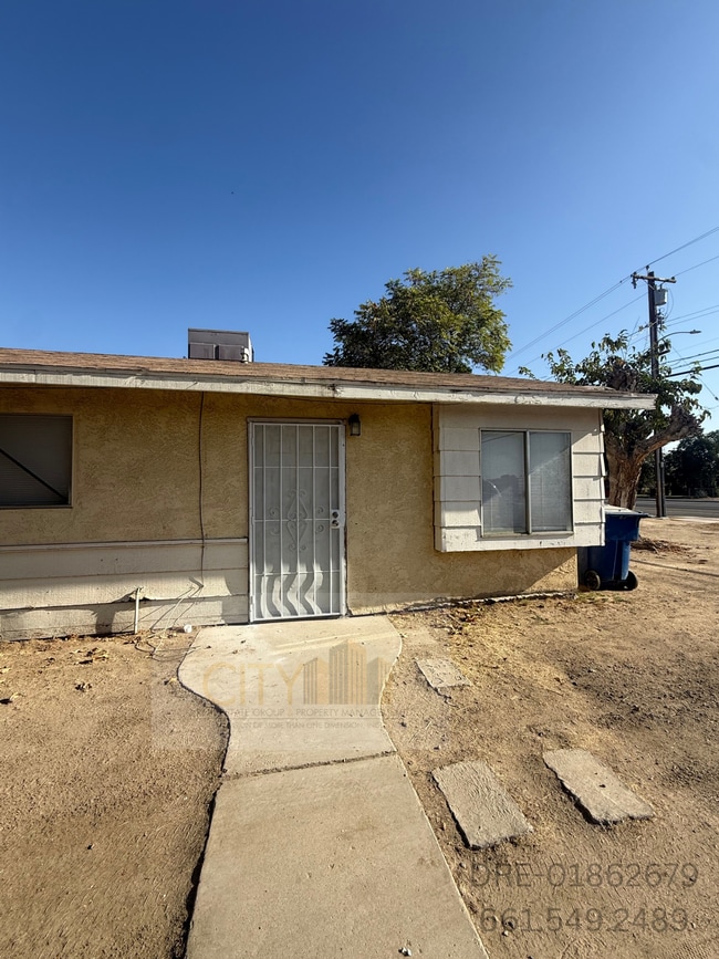 Building Photo - 316 S Oswell St