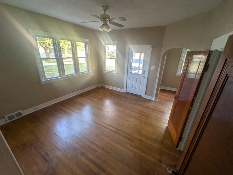 Foto principal - 410 W 23rd St