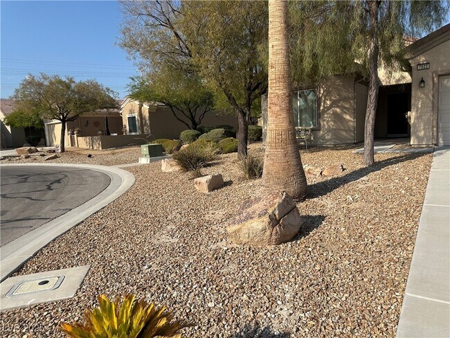 Building Photo - 7922 N Crested Starling Ct