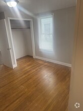 Building Photo - 25 Holman St