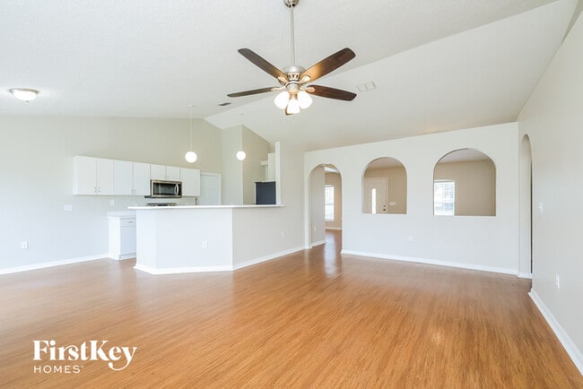 Building Photo - 737 Cockatoo Ct
