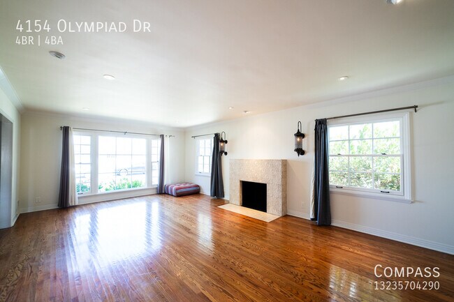 Building Photo - Recently Renovated Colonial Home with Cust...