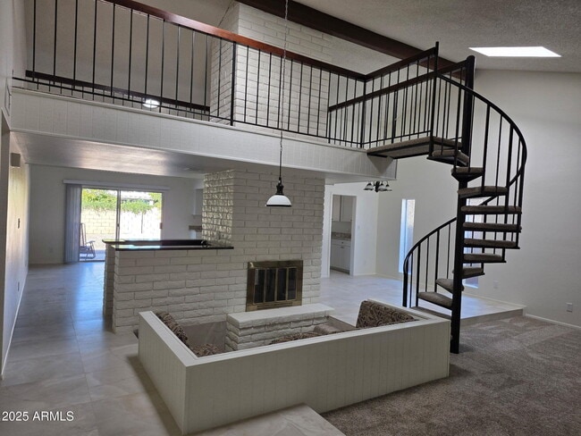 Building Photo - 1650 W Kiowa Ave