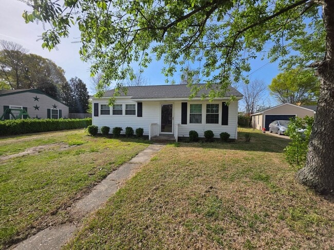 Building Photo - Loxley Gardens