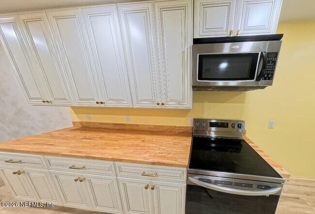 Foto del edificio - 3054 Cobblewood Ln W