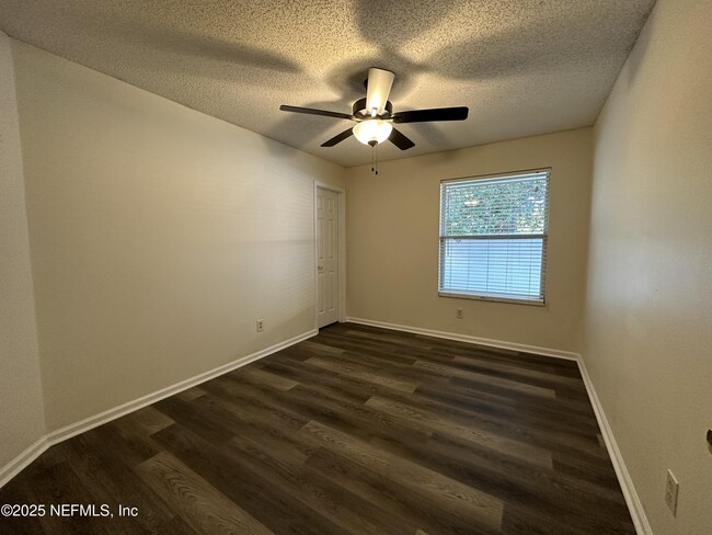 Building Photo - 10398 Triple Crown Ave