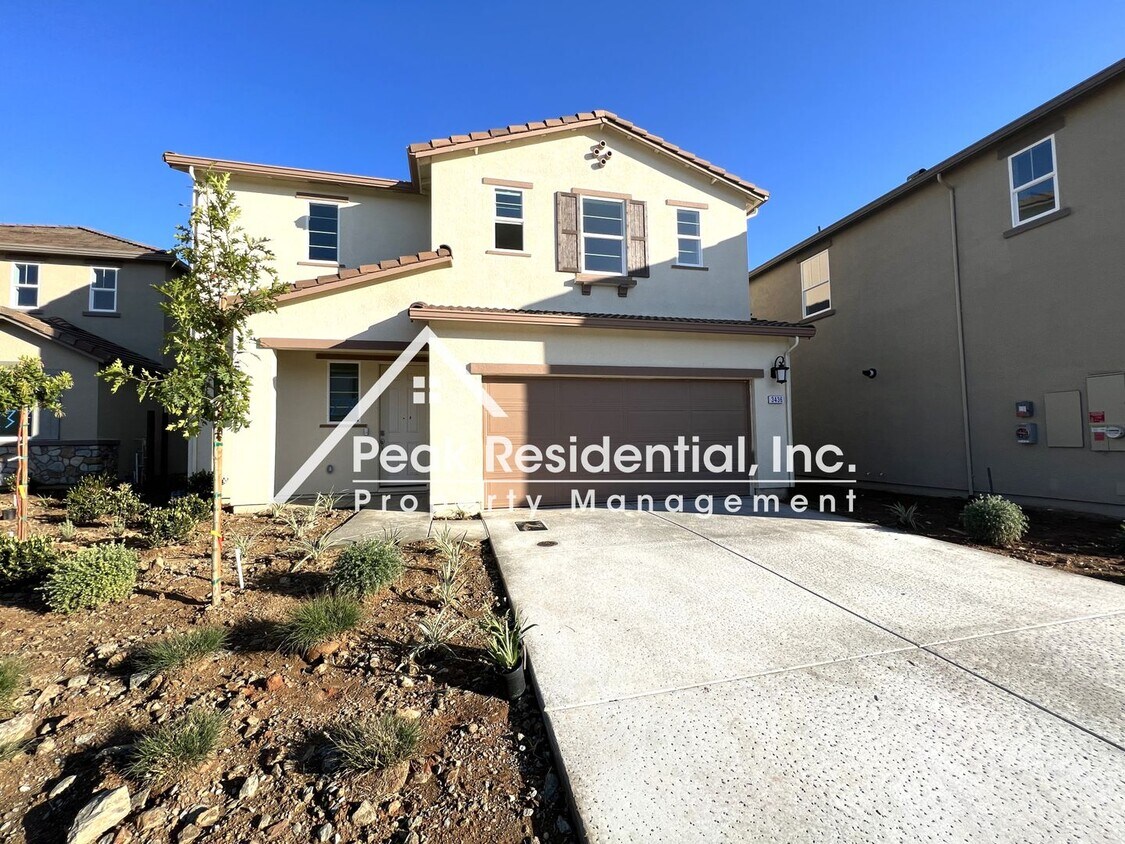 Foto principal - Brand New Folsom 3bd/2.5ba Home With 2 Car...