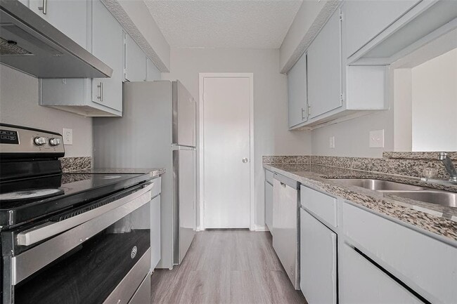 Building Photo - 12615 Brookglade Cir