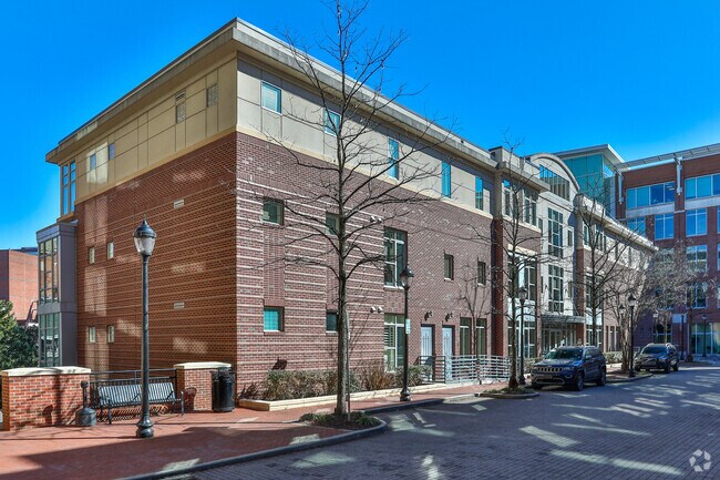 Building Photo - Riverhouse