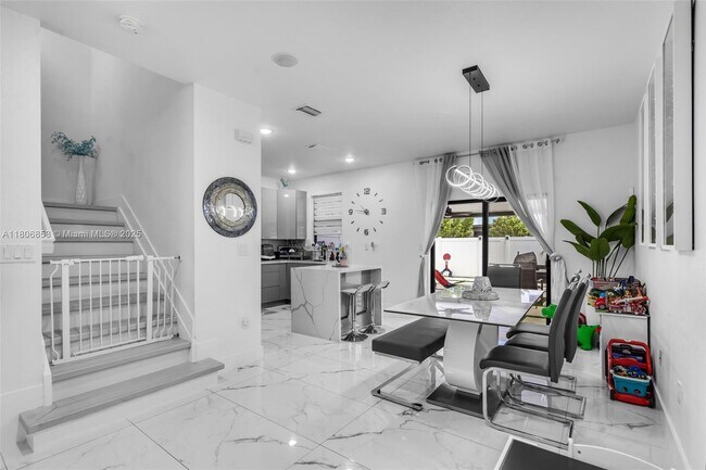 Foto del edificio - 3327 W 106th Terrace