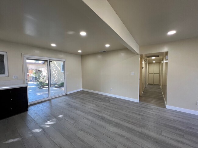 Foto del edificio - 2801 N Half Moon Dr